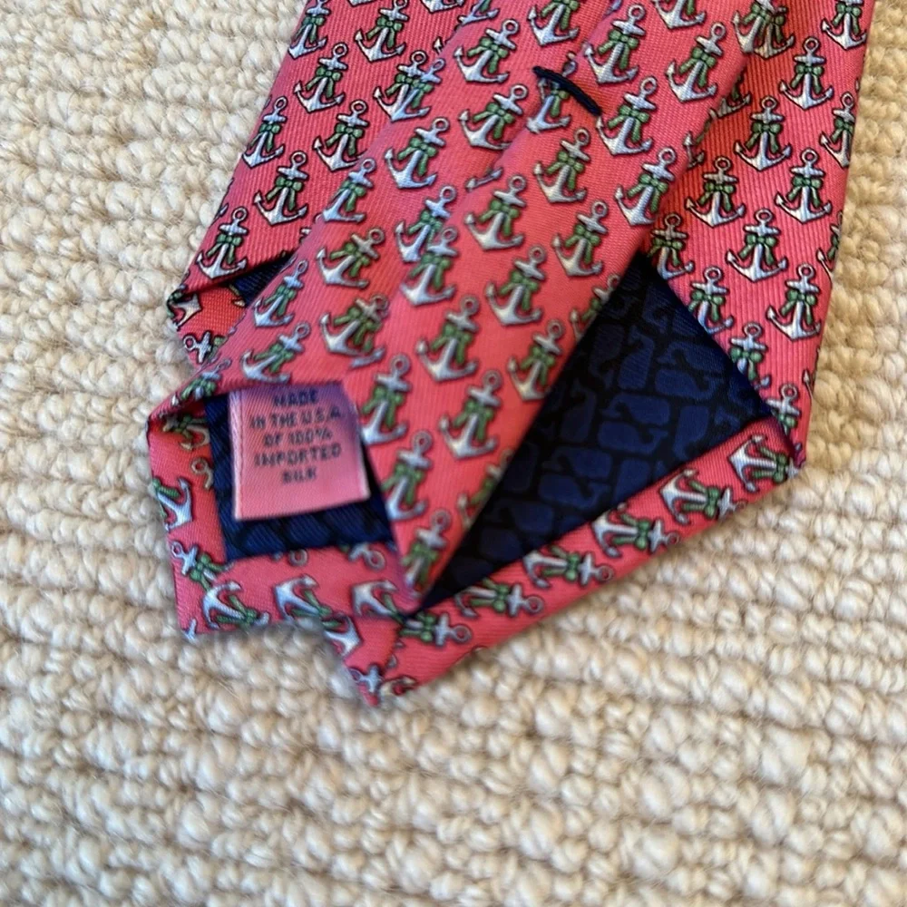 Vineyard Vines Silk Tie Pink with Anchors
